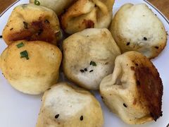 -老字号眼镜子煎包汤包店