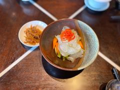 野山鲟龙鱼筋，过水泡菜-杭州西子湖四季酒店·金沙厅