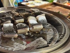 -围炉肉舍•炭烤活鳗•丹东海鲜烤肉(步行街店)