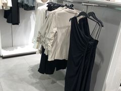 -优衣库(威海威高购物中心店)