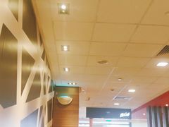 -麦当劳(汉口火车站候车室店)