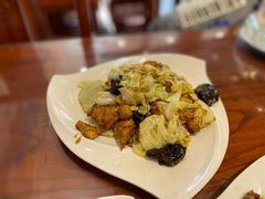 木耳白菜爆豆腐-恩宏德餐馆(平山道店)