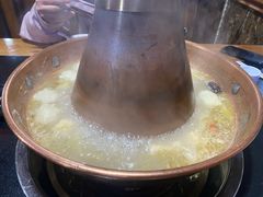 -果松木炭酸菜铜火锅·外婆参鸡汤