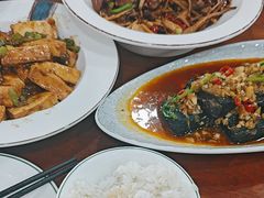 -湖南人家湘菜馆(镇江路店)