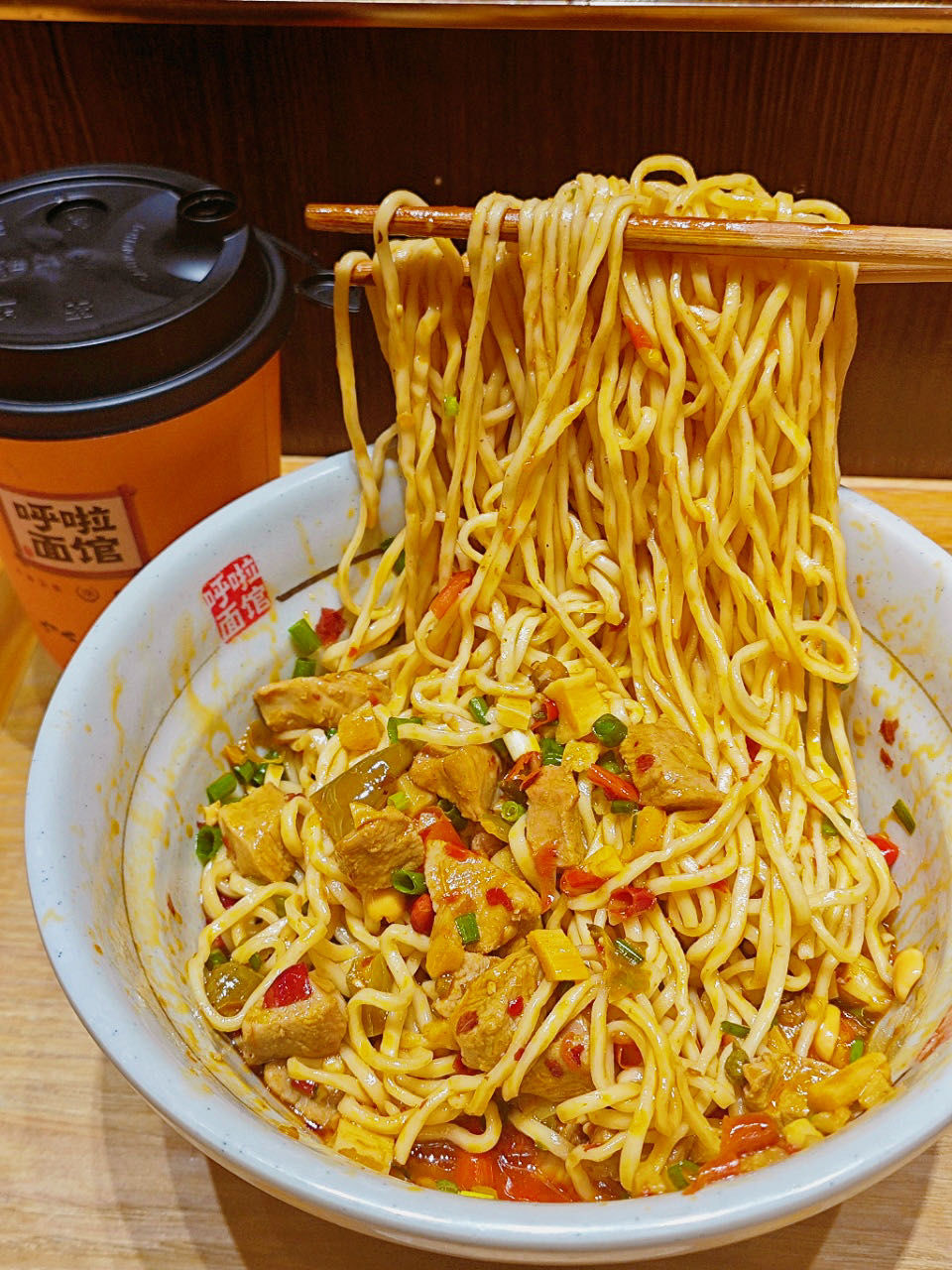 来重庆一定要吃这碗干拌姜鸭面,好吃到飞起!