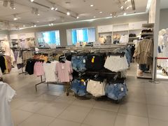 -H&M(鹏欣水游城店)