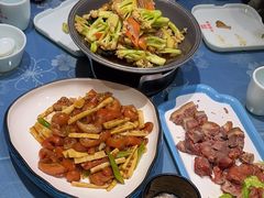 -乔家小院•非遗驴肉•本地小海鲜(滨河路店)