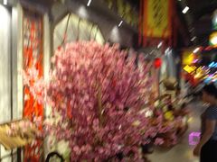 -时尚MEGO商业广场(华新地铁店)