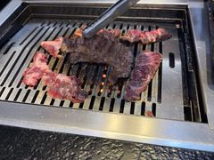 -臻牛烤肉