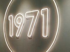 -星巴克臻选(上海中环广场2F店)