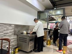 -黄阿姨锅贴大王(万航渡路店)