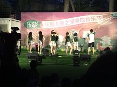 -乐融婴幼儿成长中心(四季青校区)