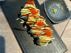 牛油果三文鱼卷-香港食盈碗仔翅(清远总店)