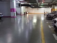 -新世界新丸中心-地下停车场