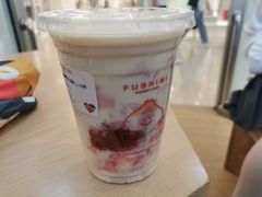 招牌大福草莓奶茶-伏小桃(萧山银隆店)