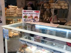 面包甜点陈列柜-白玉兰食品(汇联商厦店)