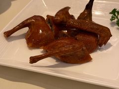 脆皮乳鸽-利苑酒家(合景国际金融广场店)