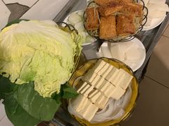 -洞庭洲·防空洞火锅·烧烤·铜锅涮肉(新百广场店)