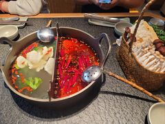 -三出山火锅(南京万象天地店)