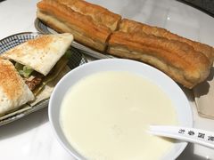 猪扒煎蛋烧饼-桃园眷村(万象天地店)