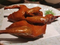 脆皮乳鸽-新荣记(BFC外滩金融中心店)