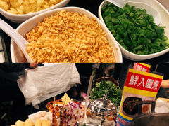 -鲜入围煮花胶鸡海鲜火锅