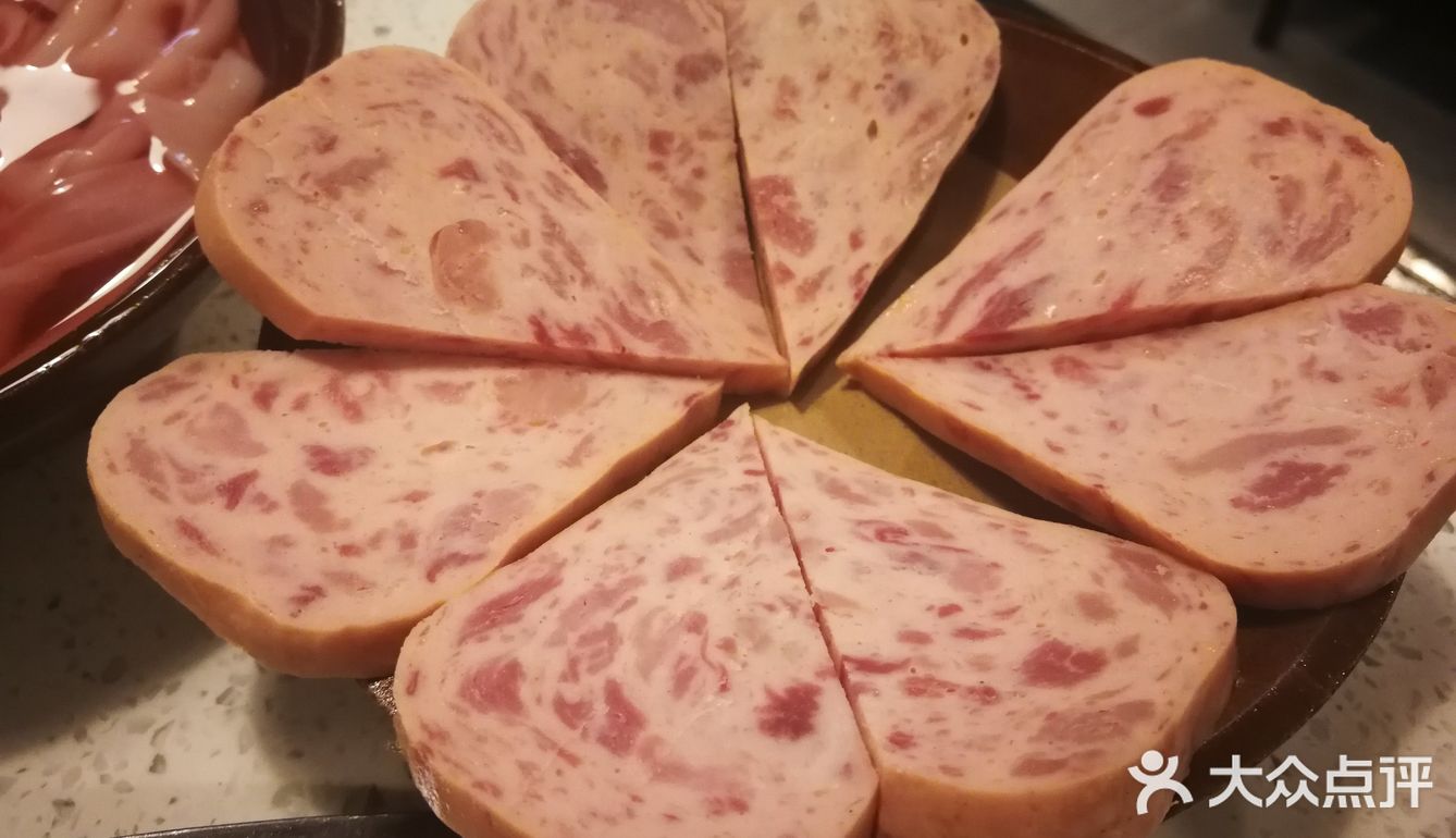 朋友推荐的，去了三次，这是集合了其中两次的图
