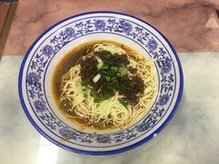 -渝之汇牛肉豌杂面