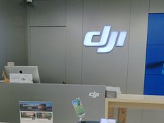 -DJI大疆(深圳华强北曼哈授权体验店)