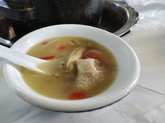-鲁朗纳麦石锅鸡庄园