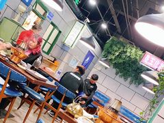大堂-超越炭火牛蛙火锅鸡(河东店)