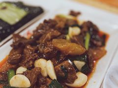 牛腩烧牛筋-老火大骨头汤馆