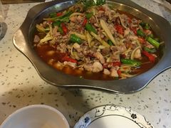 -兔行天下-鸿鹤鲜锅兔(中海国际店)