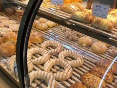 -小蜜蜂·Bakery&Coffee(翰子花园店)