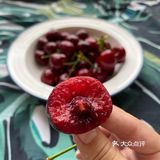 又不像车厘子那样除了甜没有别的味道