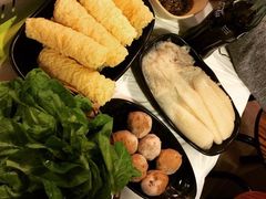 -鲜入围煮花胶鸡海鲜火锅