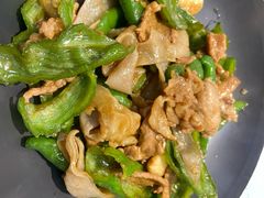 本地螺丝椒小炒五花肉-大师傅金奖啤酒鱼(西街口总店)