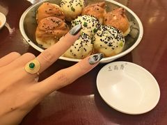 特色生煎-三两春(浦三路店)