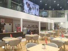 -杭州中沃沃尔沃4S店(滨江区店)