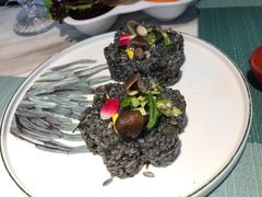 黑松露墨鱼菌菇饭-蜜桃花开·中西融合菜E&W(南长街店)