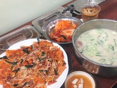 泡菜饼-神仙雪浓汤(明洞店)