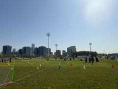 -Riverside河畔少儿足球培训(前滩店)