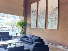 -昆明朗威酒店(昆明站火车站双桥夜市风情街店)