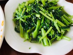 -胡子饮食店