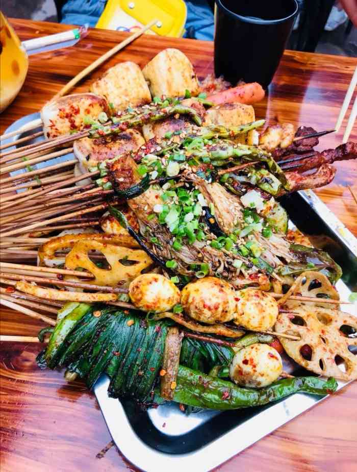 月牙山烧烤住宿-"正好住在峨眉山下 就顺带着打卡《人生.