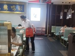 -阿瓦山寨·湘菜现炒·剁椒鱼头王(咸阳总店)