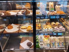 面包甜点陈列柜-星巴克(广州南站3层-A5口店)