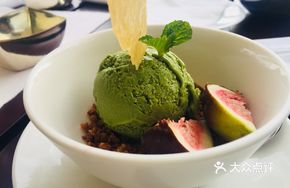 Soufflé with Ice Cream