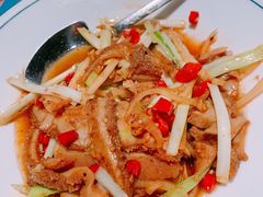 酸萝卜炒卤牛肚-坛宗剁椒鱼头(河西王府井店)