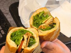 -Bánh Mì Huynh Hoa